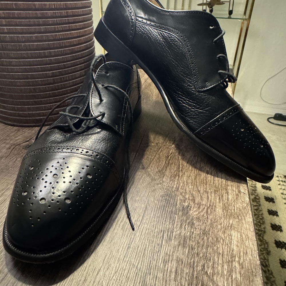 Black Wingtip Oxford Dress Shoes with Brogue Detailing